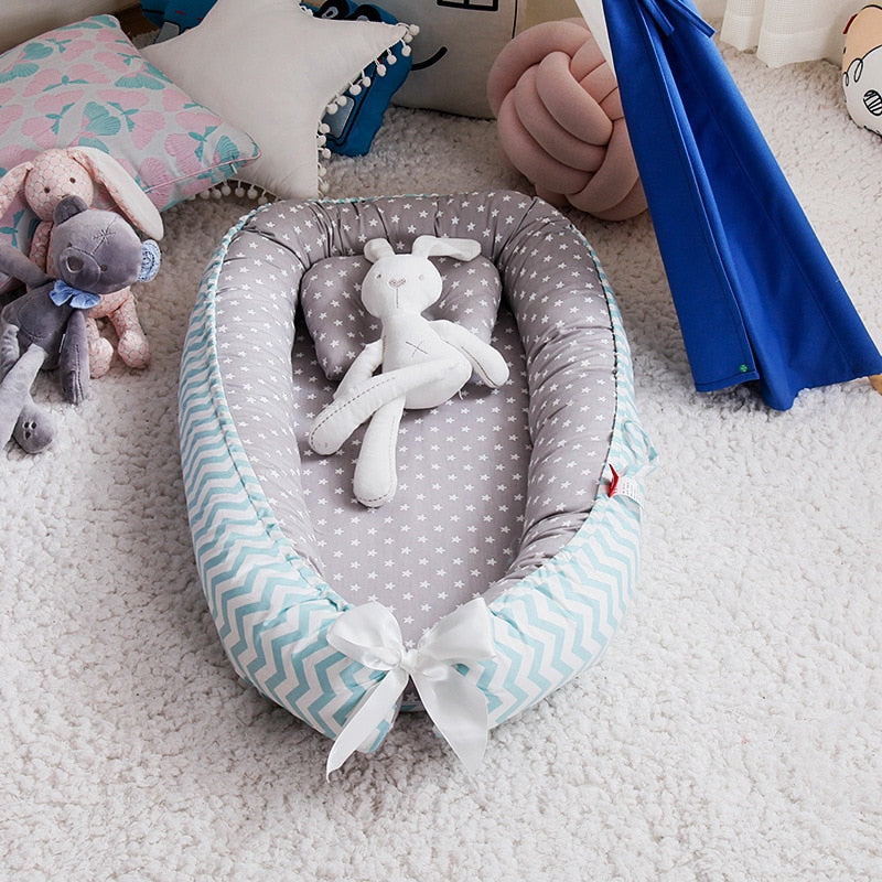 BChic- Lit nid bébé avec oreiller | Berceau portatif et lit de voyage| Berceau en coton pour nouveau-né et tout-petit | Pare-chocs de berceau de lit de bébé | Chaise longue bébé | Cadeau de douche de bébé